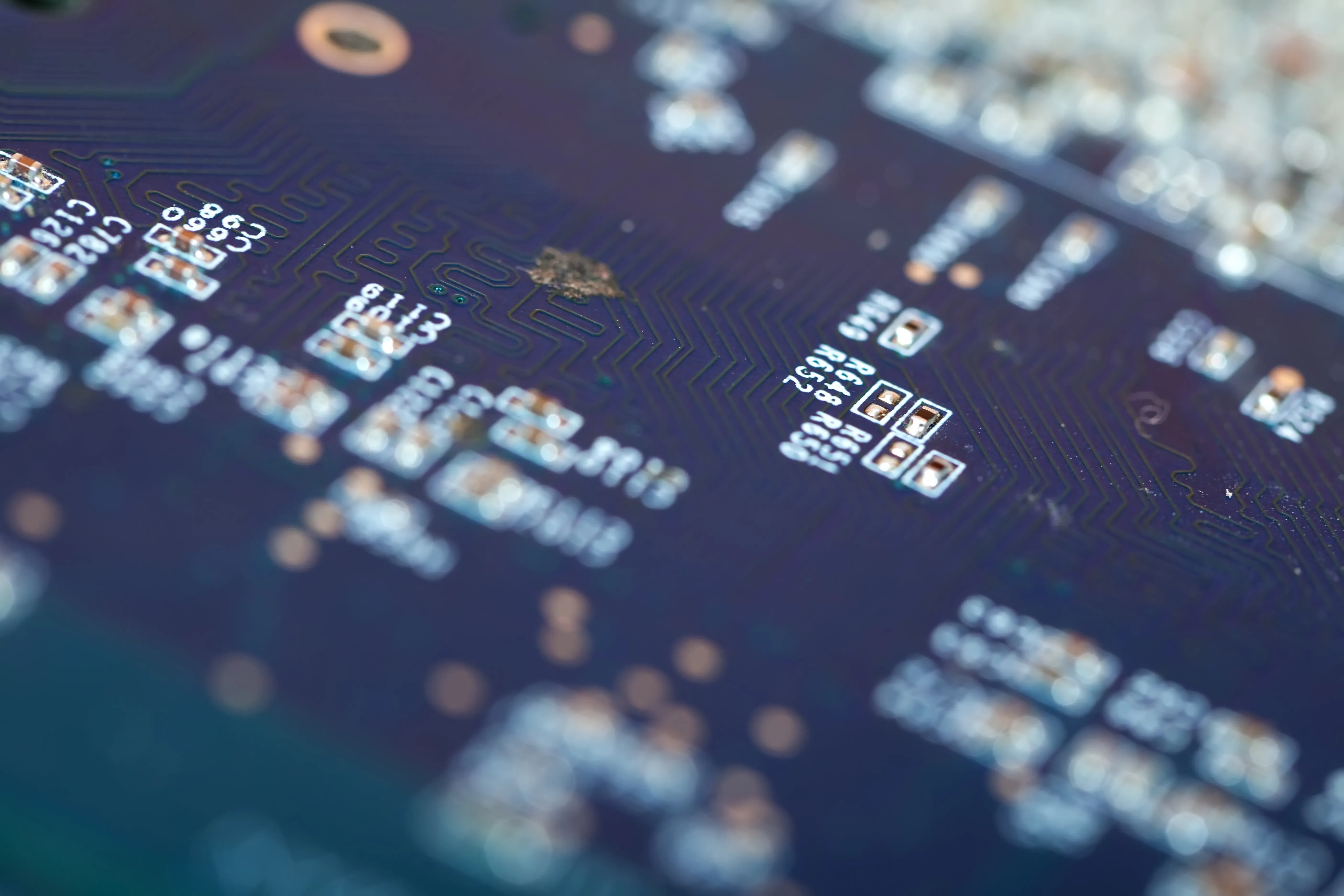 32-Inch Touchscreen Kiosk Displays: Critical Deployment Considerations for Technical Managers